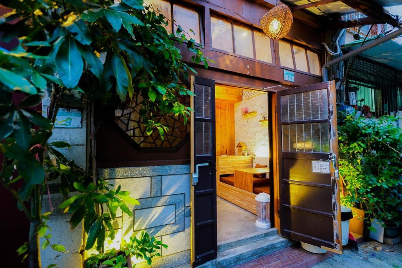 捉鳳凰 台南百年老宅包棟導覽民宿系列catchphoenix Centennial Guesthouse Esterno foto