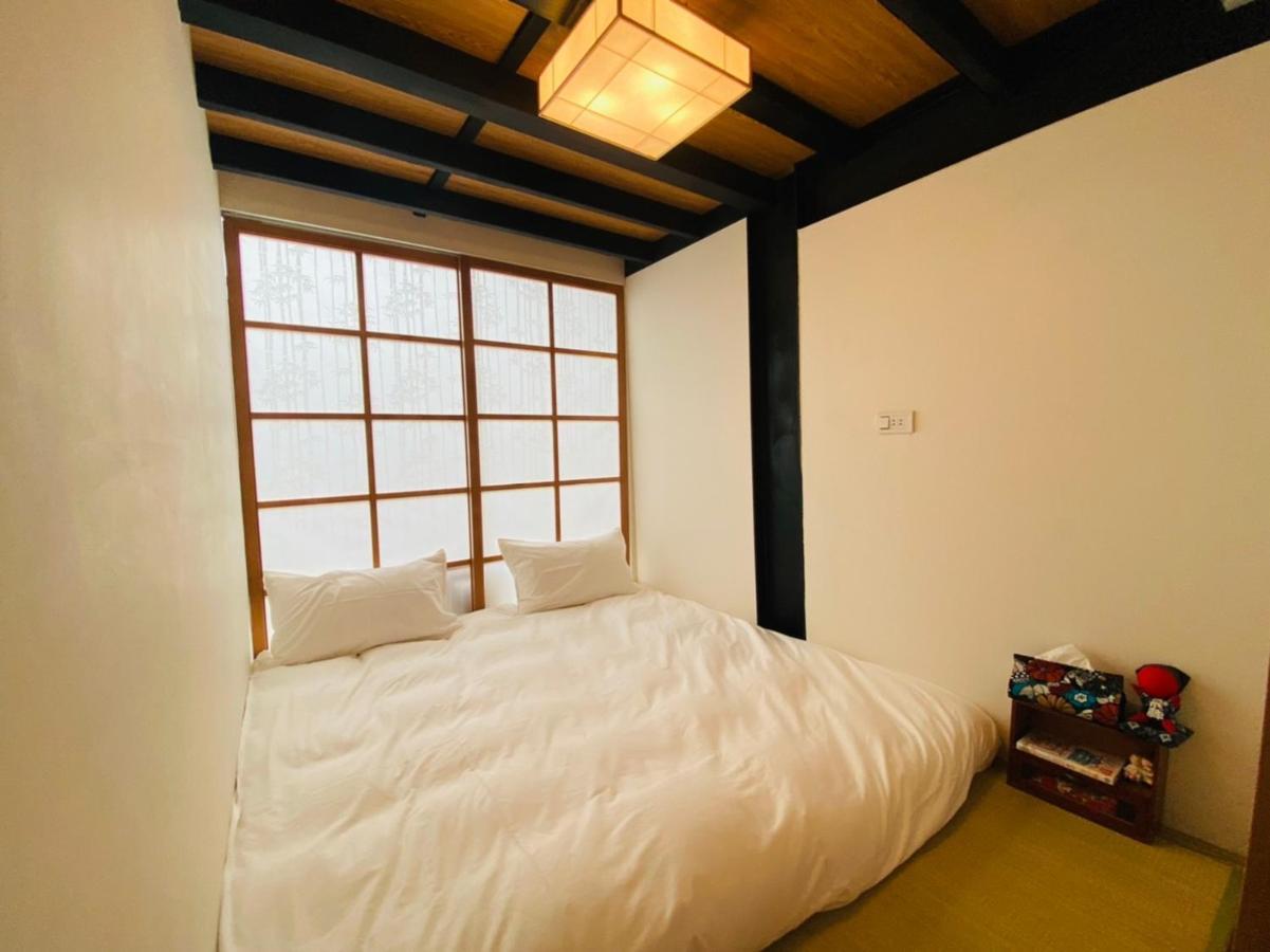 捉鳳凰 台南百年老宅包棟導覽民宿系列catchphoenix Centennial Guesthouse Esterno foto