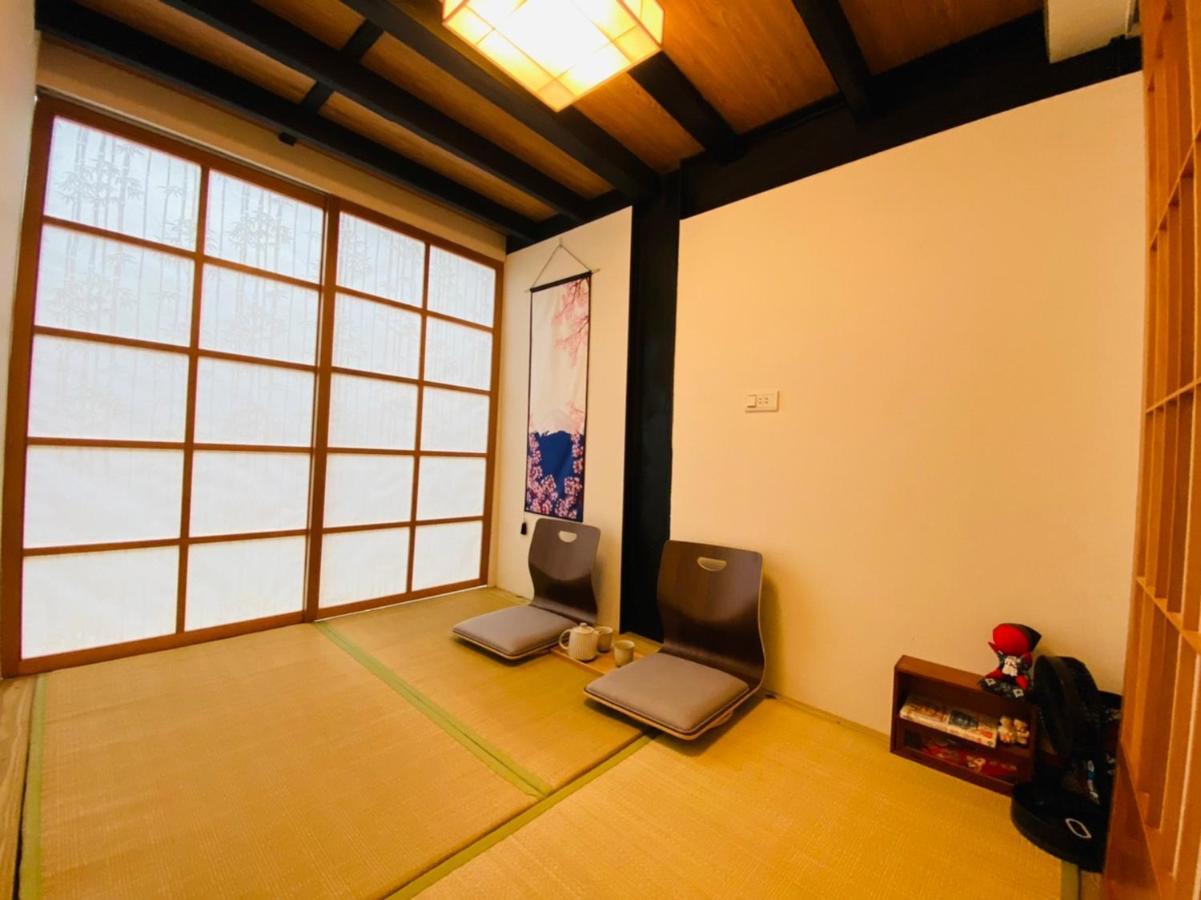 捉鳳凰 台南百年老宅包棟導覽民宿系列catchphoenix Centennial Guesthouse Esterno foto